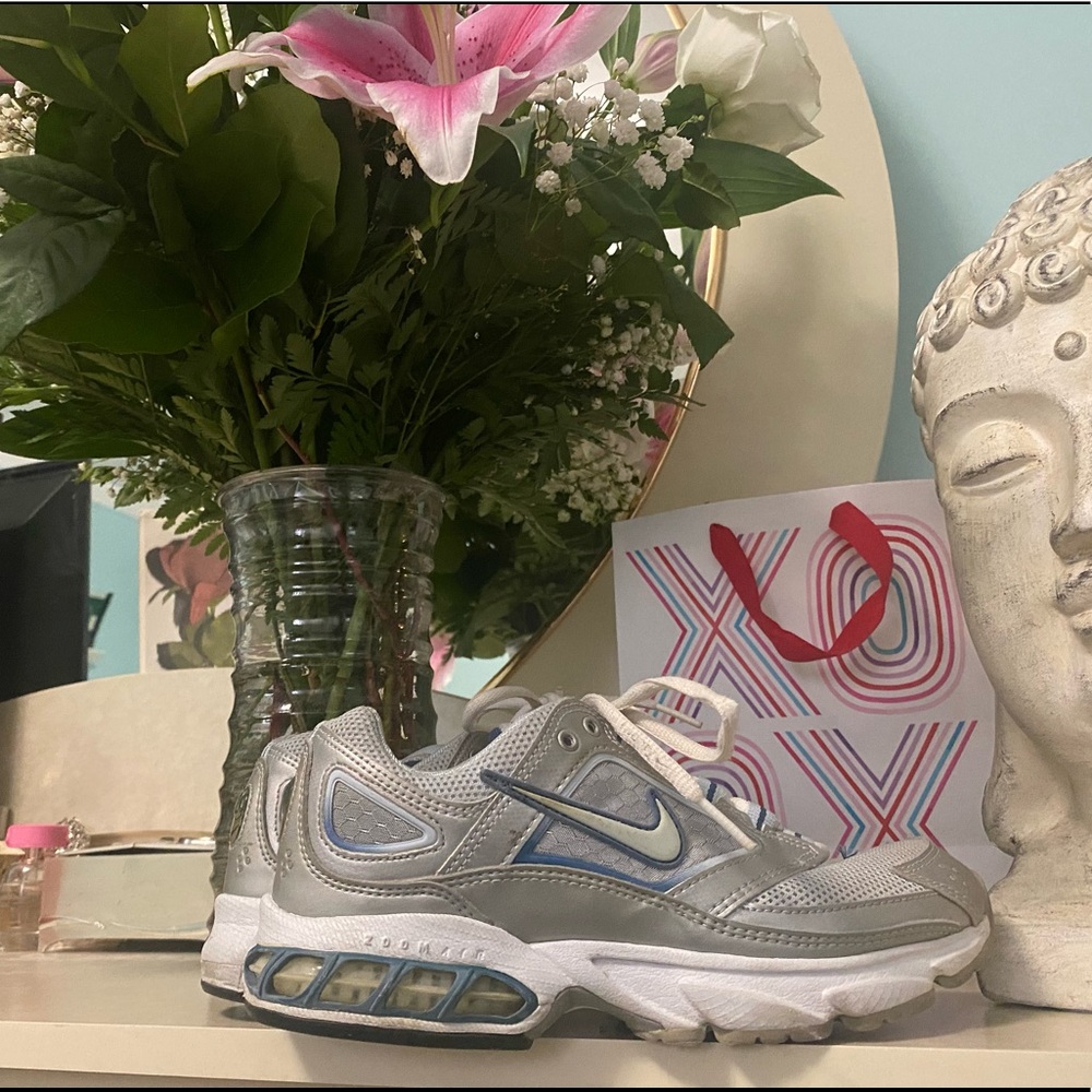 Nike running shoes size 6